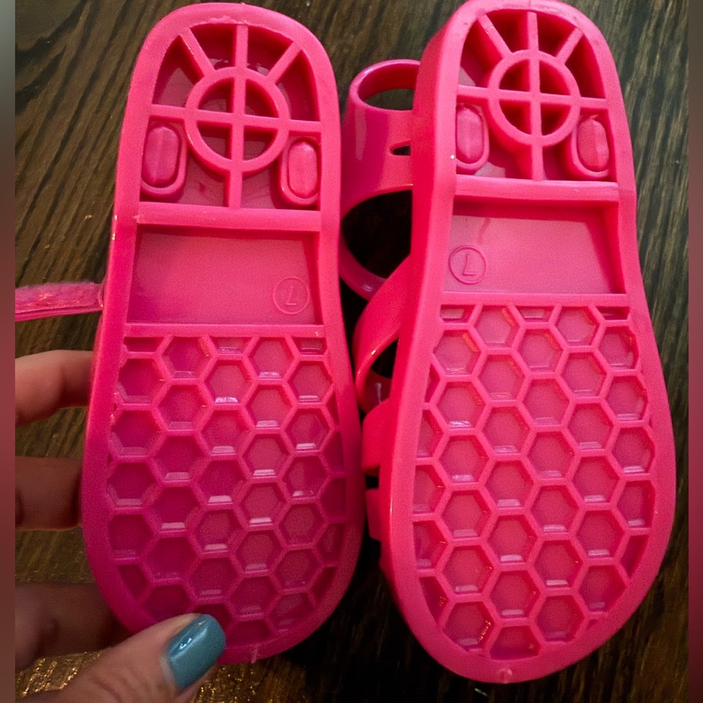 OshKosh B'gosh Kids Pink Sandals 💕 - Picture 2 of 2